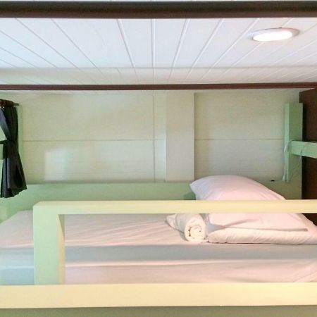Yoo Yen Pen Sook Hostel Bangkok Ngoại thất bức ảnh