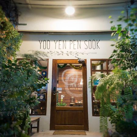 Yoo Yen Pen Sook Hostel Bangkok Ngoại thất bức ảnh