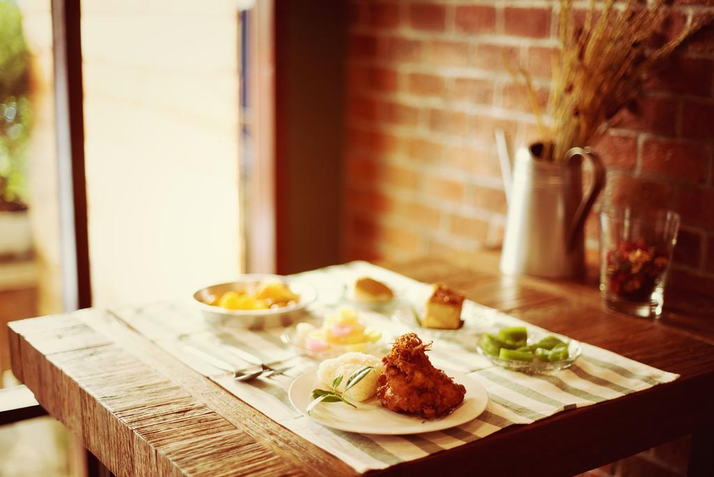 Yoo Yen Pen Sook Hostel Bangkok Ngoại thất bức ảnh