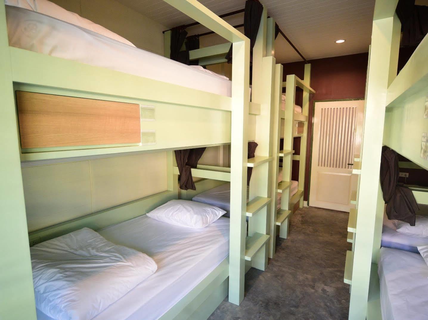 Yoo Yen Pen Sook Hostel Bangkok Ngoại thất bức ảnh