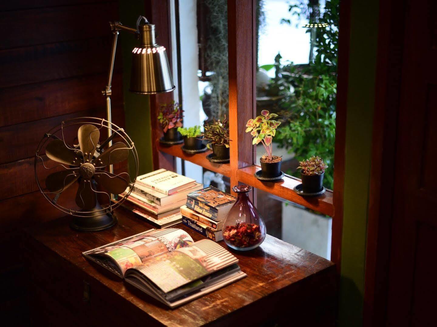Yoo Yen Pen Sook Hostel Bangkok Ngoại thất bức ảnh