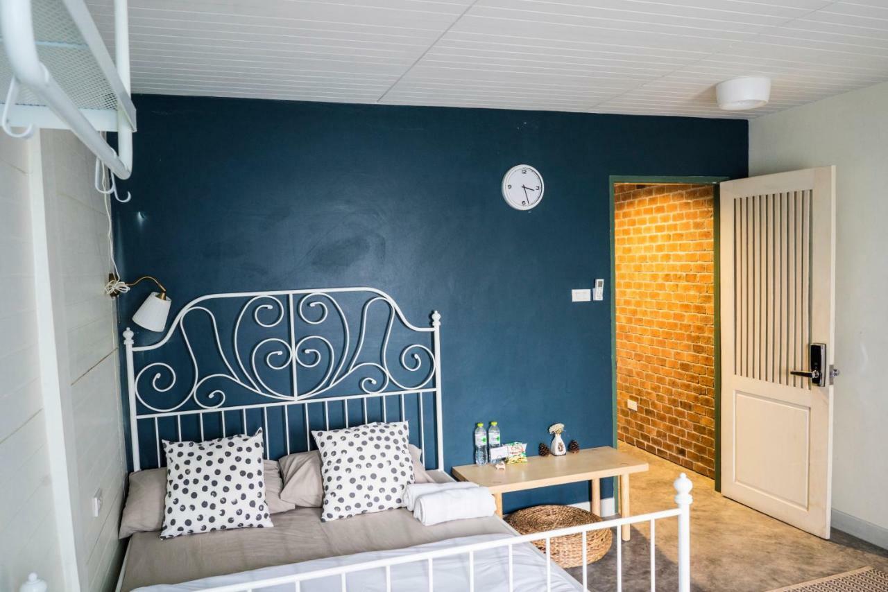 Yoo Yen Pen Sook Hostel Bangkok Ngoại thất bức ảnh
