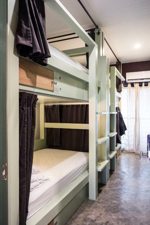 Yoo Yen Pen Sook Hostel Bangkok Ngoại thất bức ảnh