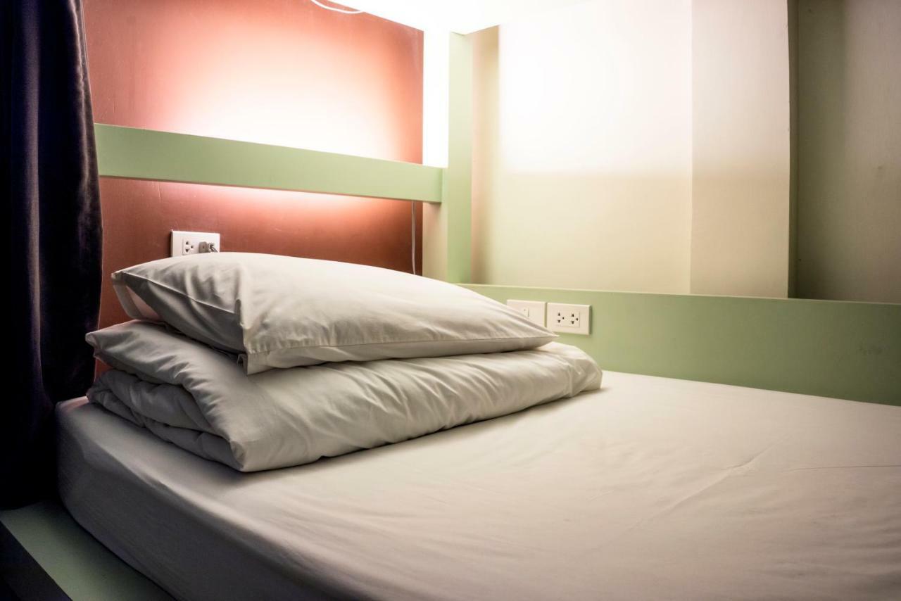Yoo Yen Pen Sook Hostel Bangkok Ngoại thất bức ảnh