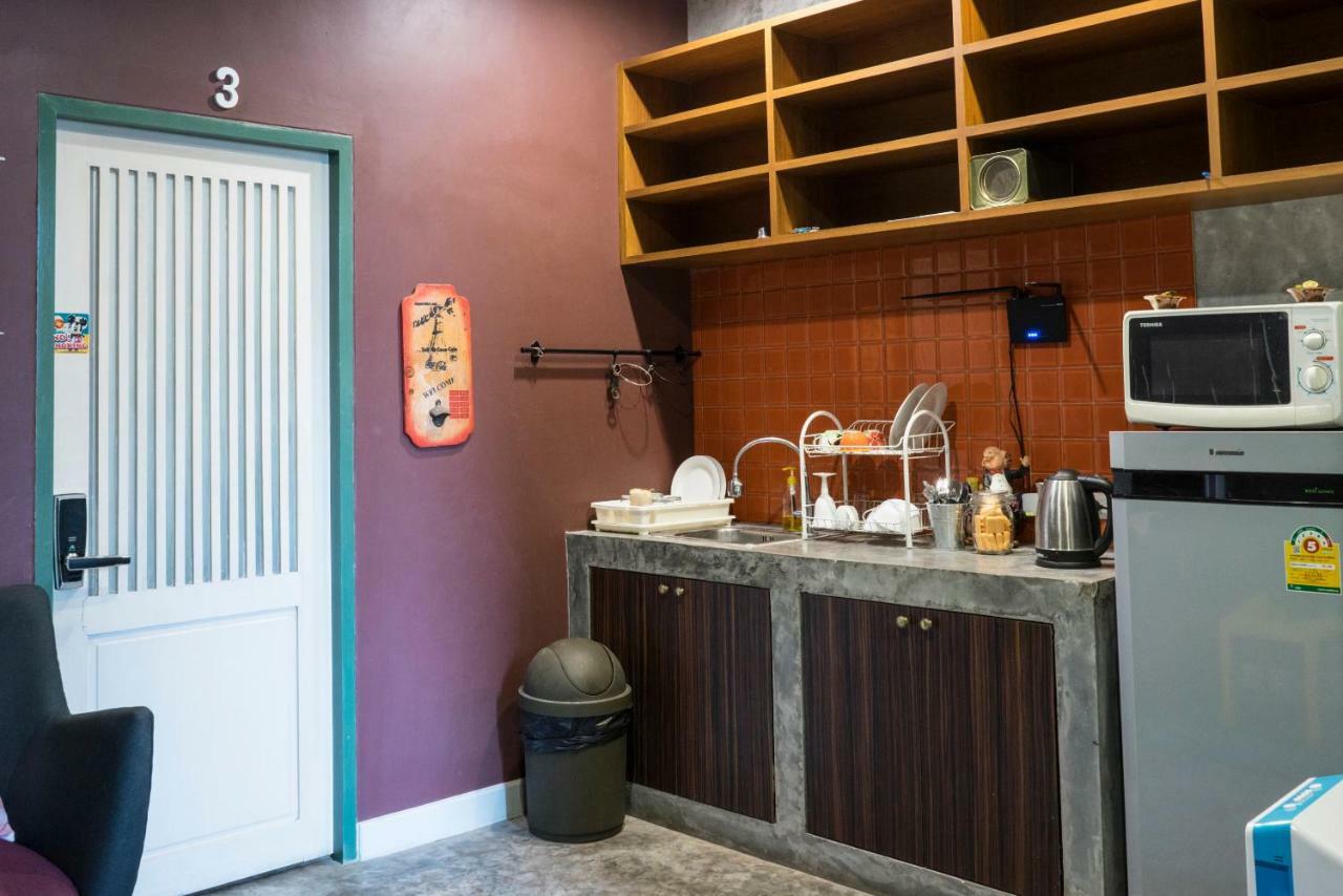 Yoo Yen Pen Sook Hostel Bangkok Ngoại thất bức ảnh