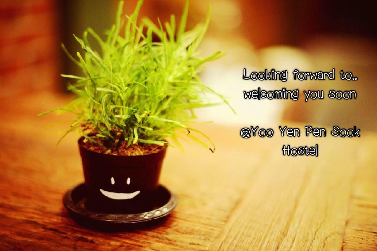 Yoo Yen Pen Sook Hostel Bangkok Ngoại thất bức ảnh