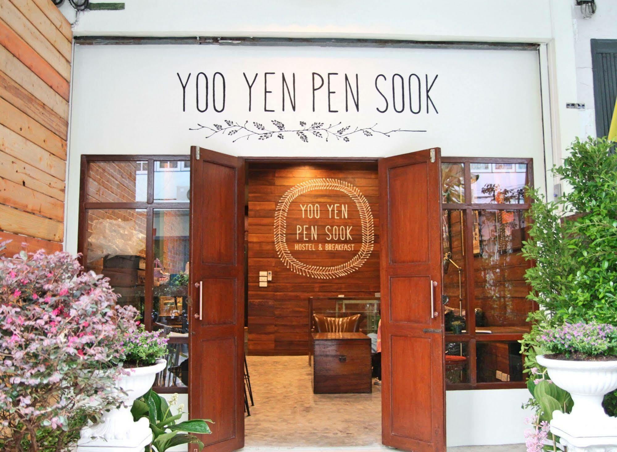 Yoo Yen Pen Sook Hostel Bangkok Ngoại thất bức ảnh